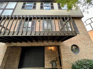 2752 Bingham Dr, Pittsburgh, PA 15241