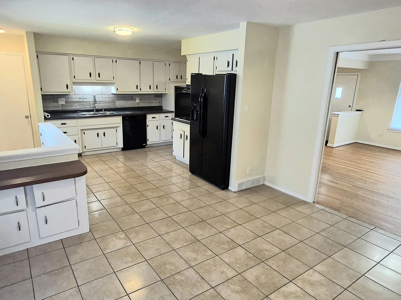 3 bed, 1.5 bath, 1271 sqft, $1,750 — Photo 3