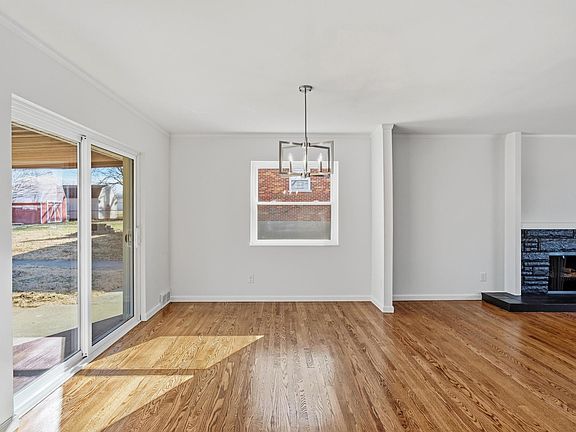 5th image of 46 Azalea Ter