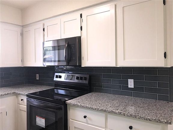 4th image of 101 Pelican Ave