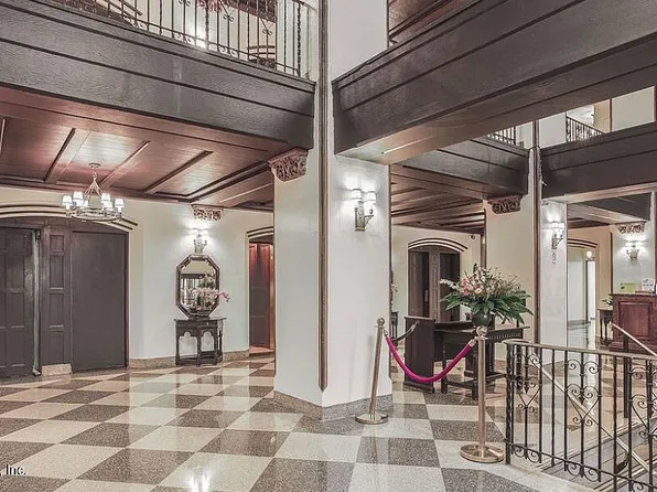 320 E 42nd St APT 1503, New York, NY 10017