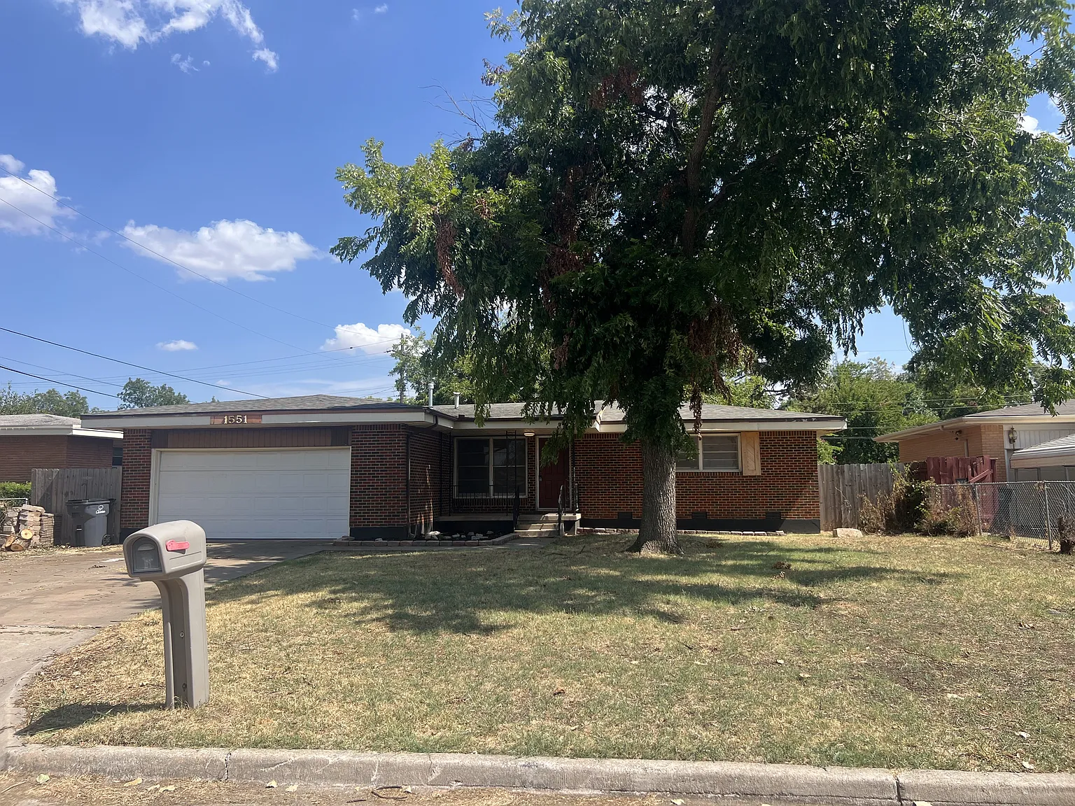 3 bed, 1371 sqft, $1,250 — Photo 3
