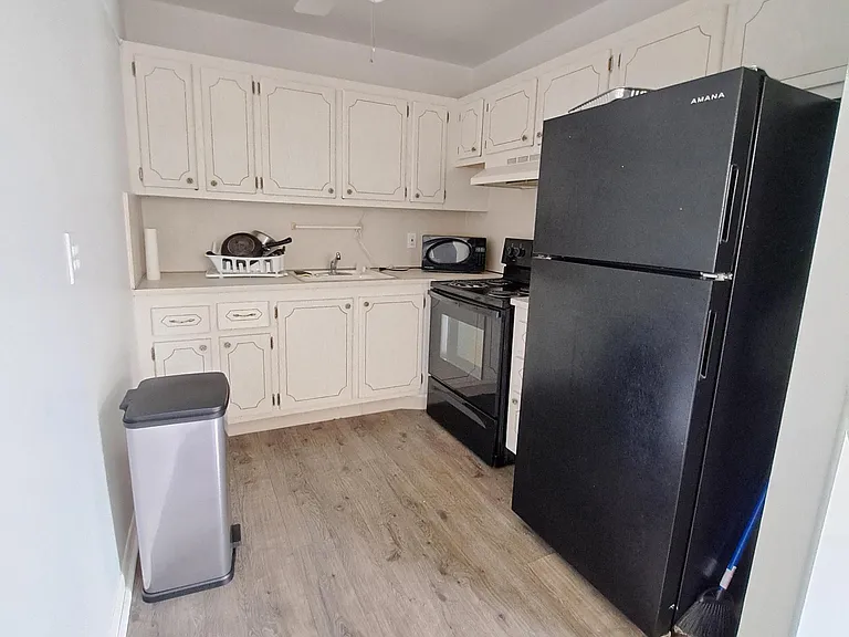 42 Norwich E #B — Photo 3