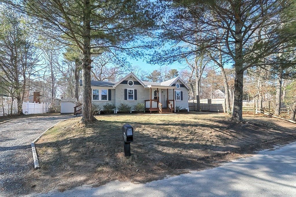134 Lake Dr, Plymouth, MA 02360 Zillow