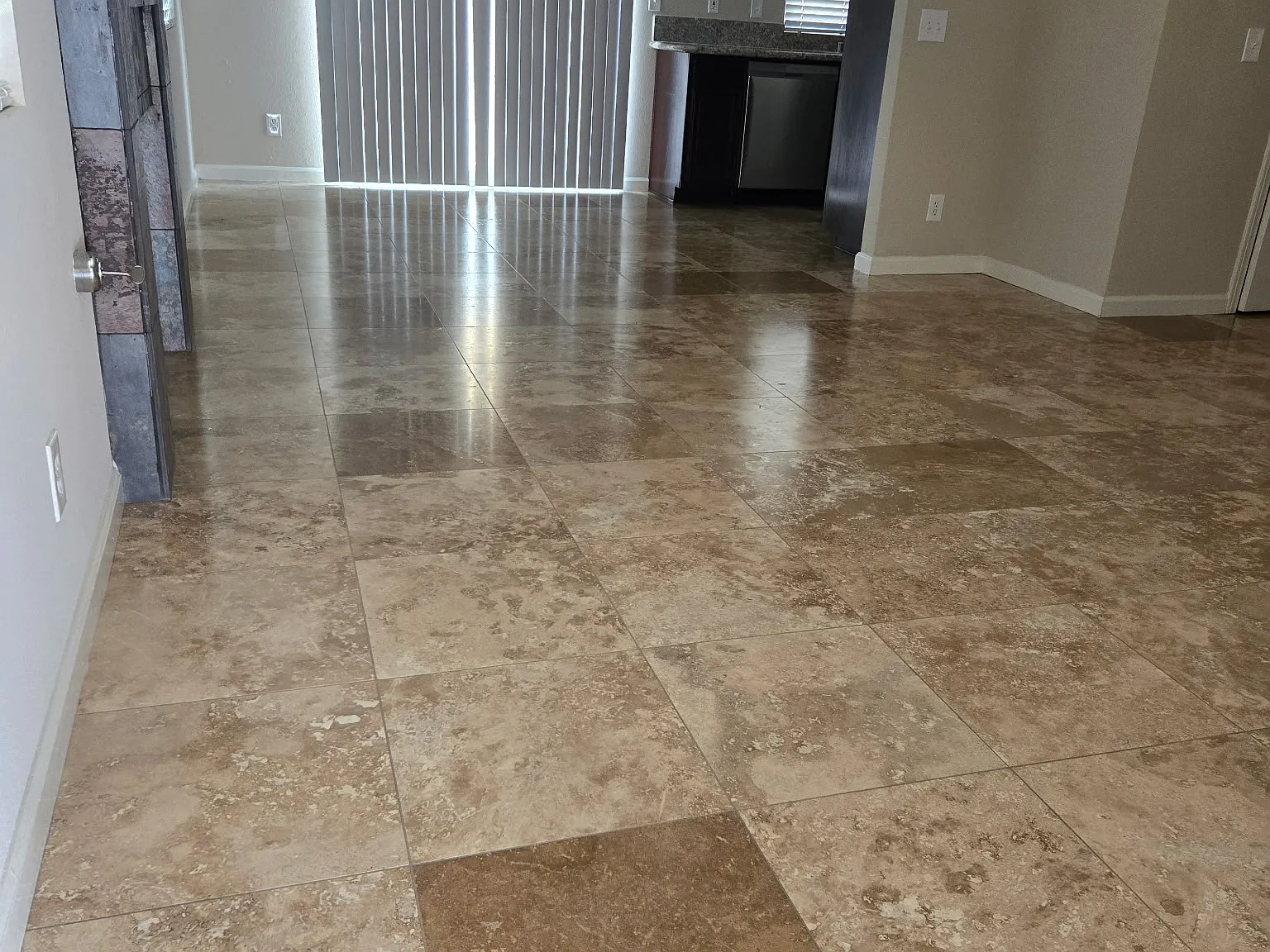 3 bed, 2.5 bath, 1350 sqft, $3,450 — Photo 4