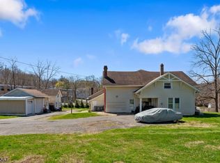 2 Prospect St, Mount Arlington Boro, NJ 07856