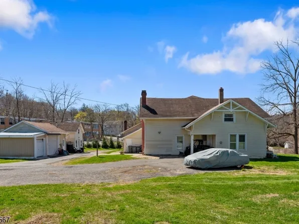 2 Prospect St, Mount Arlington Boro, NJ 07856