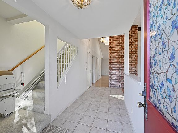 5th image of 2848 Howe Court