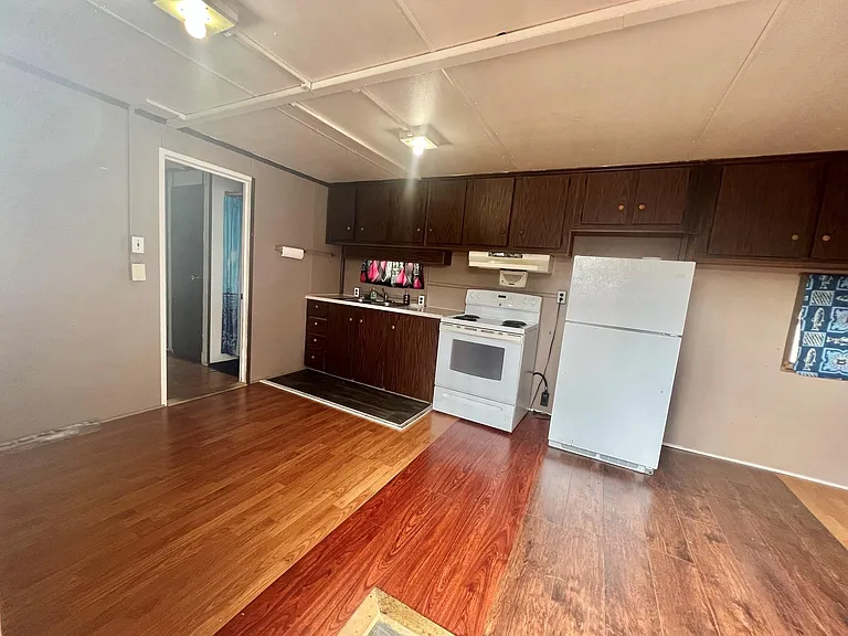 2749 Wagon Trail Rd — Photo 10