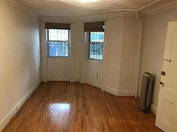 3rd image of 155 Ainslie St #A