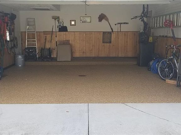 3rd image of 1158 N Skyline Dr