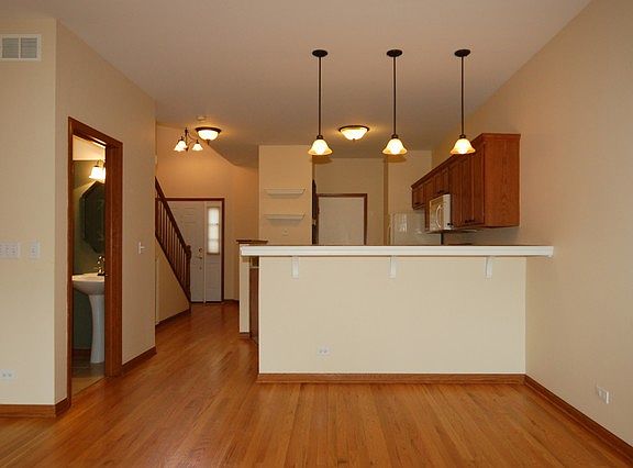 4th image of 281 Nicole Dr Unit D