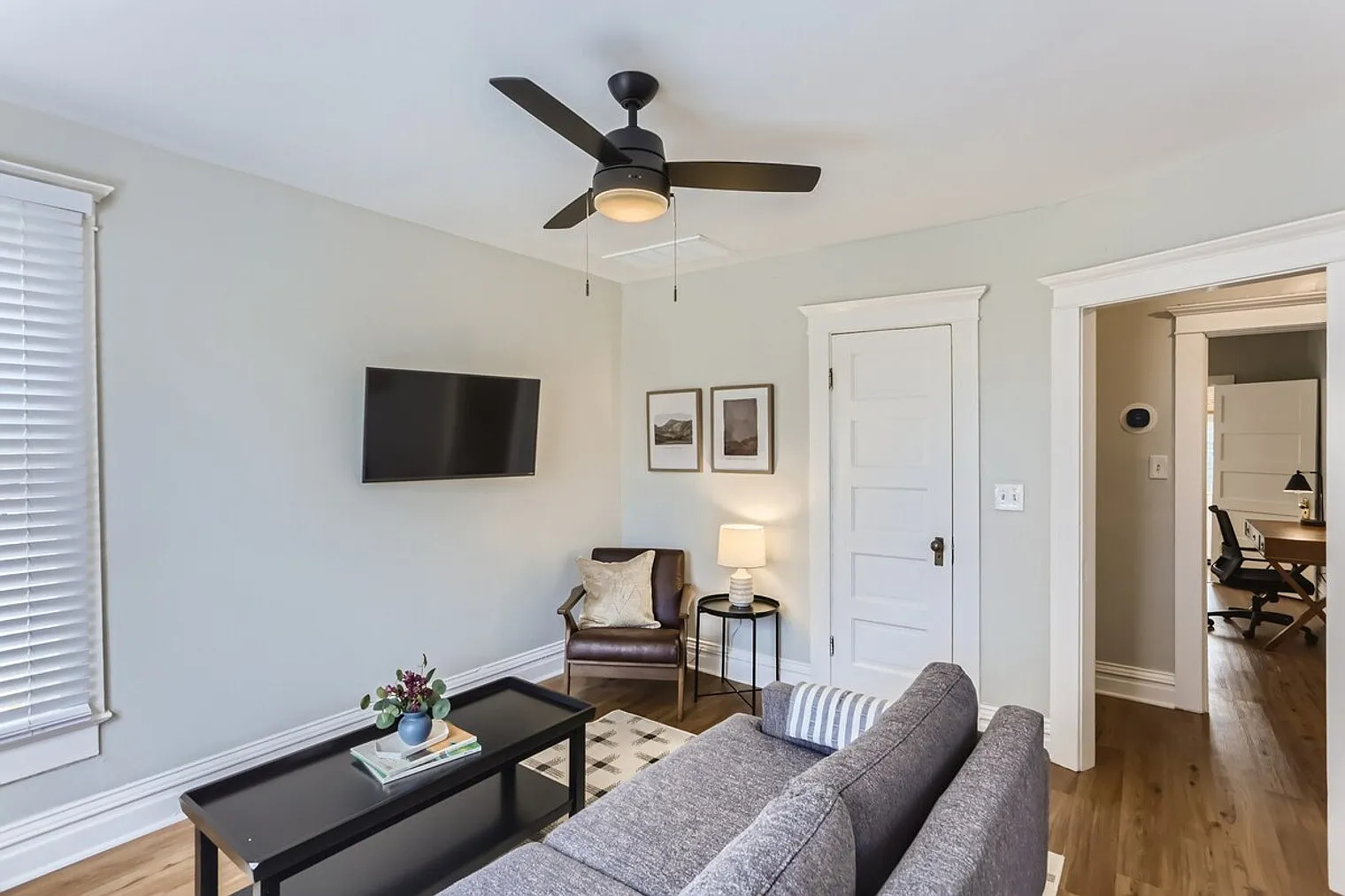 2 bed, 2.0 bath, 1097 sqft, $3,689 — Photo 2