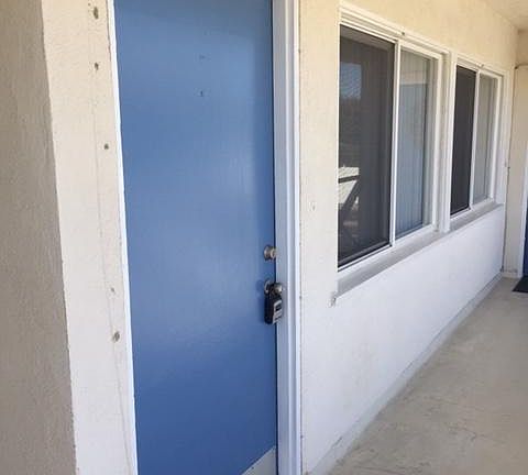 3rd image of 1240 Manhattan Beach Blvd #B