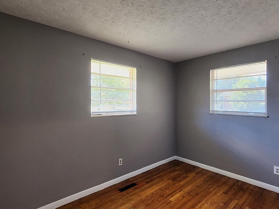 2nd image of 480 Pittsfield Dr #480