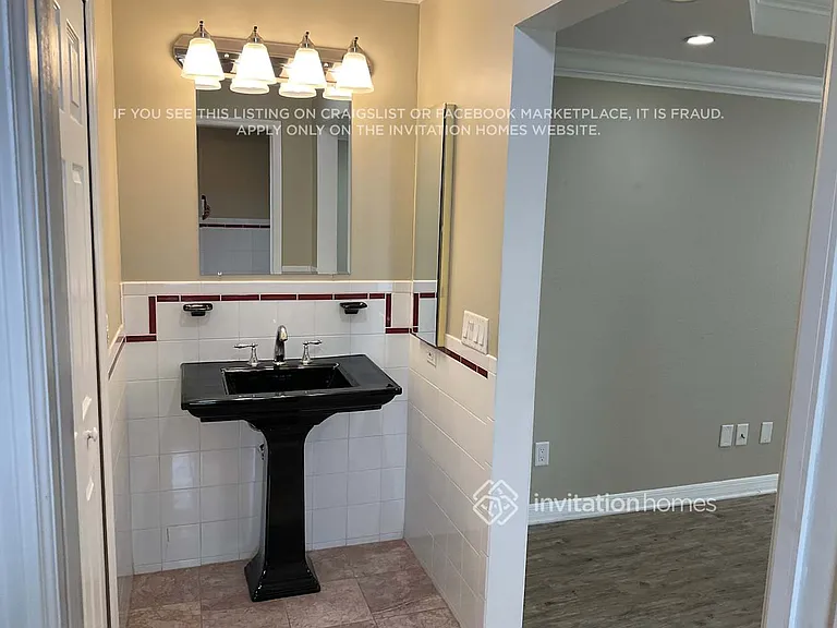 624 SE 18th Ter — Photo 17