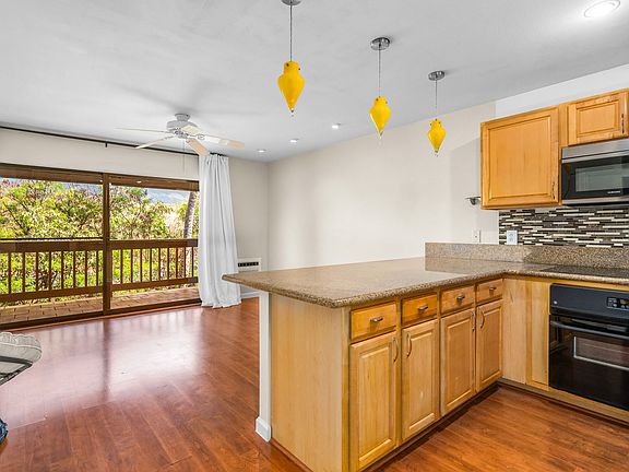 3rd image of 3740 Lower Honoapiilani Rd APT F307