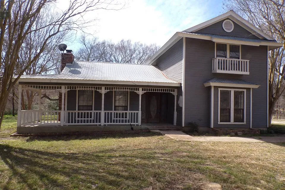 3 bed, 2.5 bath, 2004 sqft, $2,000 — Photo 2