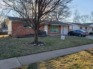 526 Candle Light Ln, Hazelwood, MO 63042
