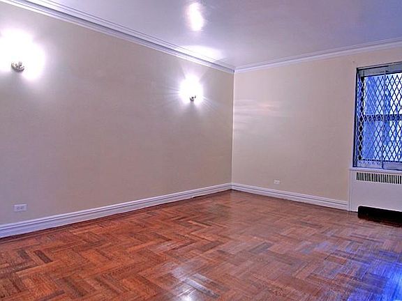 2nd image of 390 E 153rd St APT 2D