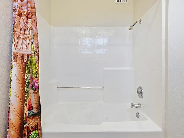 13901 Olive View Ln — Photo 31