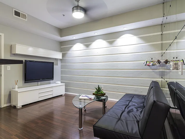 1701 E Colter St #203 — Photo 2