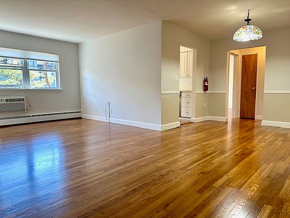 2nd image of 1620 Valley St APT 1B