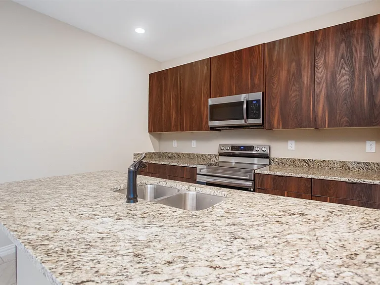 134 Canales Cir — Photo 7
