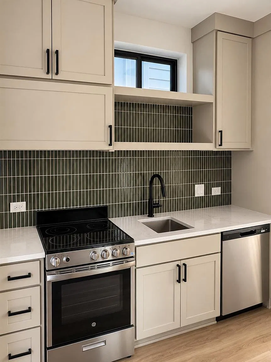 2 bed, 2.5 bath, 815 sqft, $2,800 — Photo 2