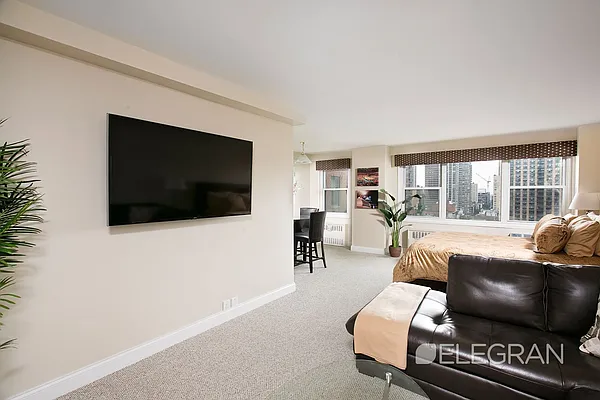 Sold by (Legacy) Elegran | media 15