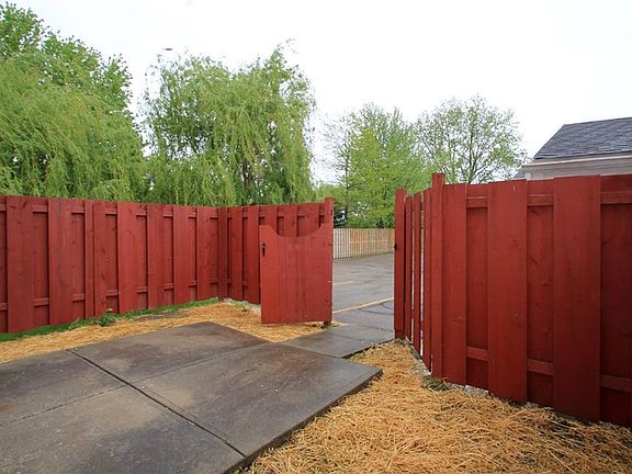2nd image of 7483 Essex Dr Unit D