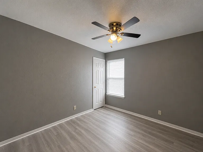2907 Cantabrian Dr #B — Photo 10