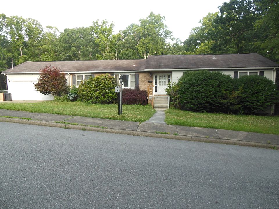 1st image of 135 Lindberg Ave