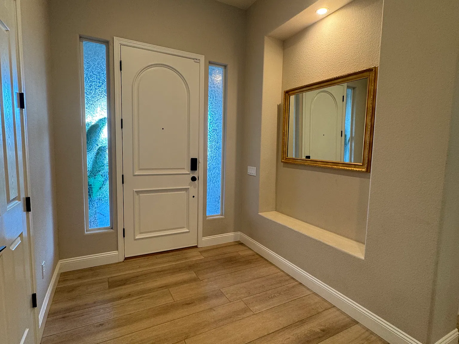4 bed, 2.5 bath, 2986 sqft, $4,300 — Photo 3