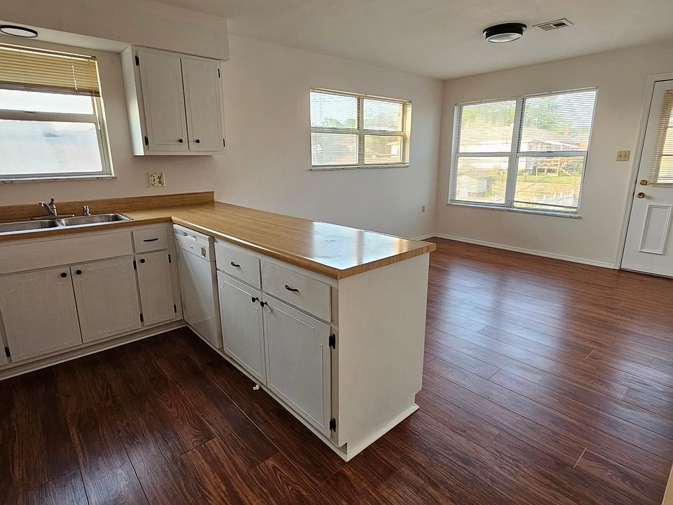 1st image of 4510 Jamieson Ave #2