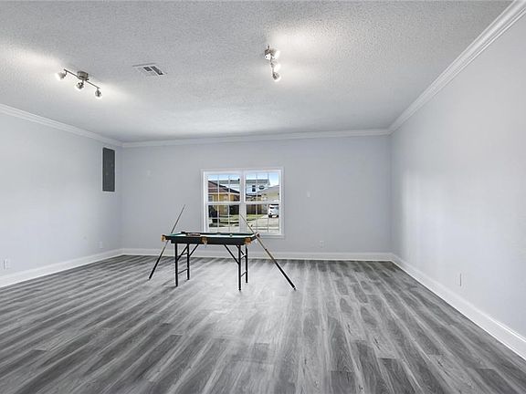 4th image of 7731 Pebble Dr