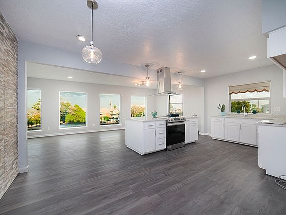 3rd image of 3413 Gabel Ave