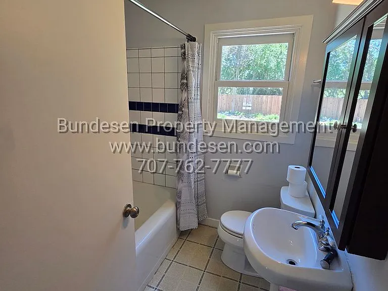 3200 Spring Creek Dr — Photo 13