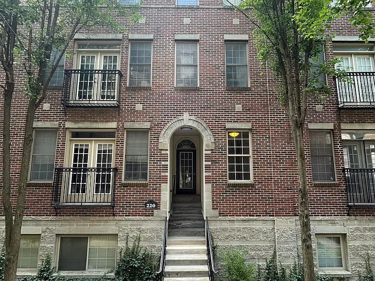 220 N Cleveland St #C — Photo 1