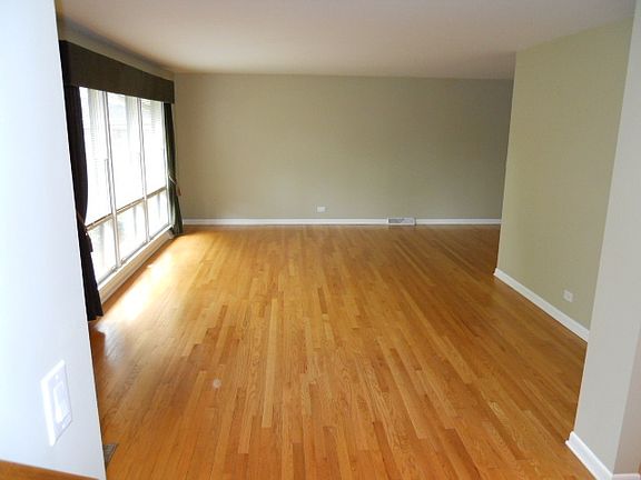 3rd image of 1308 W Butternut Ln