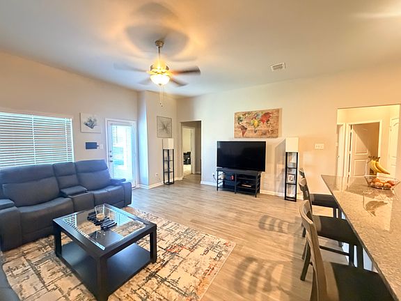 5th image of 3039 Dade Loop
