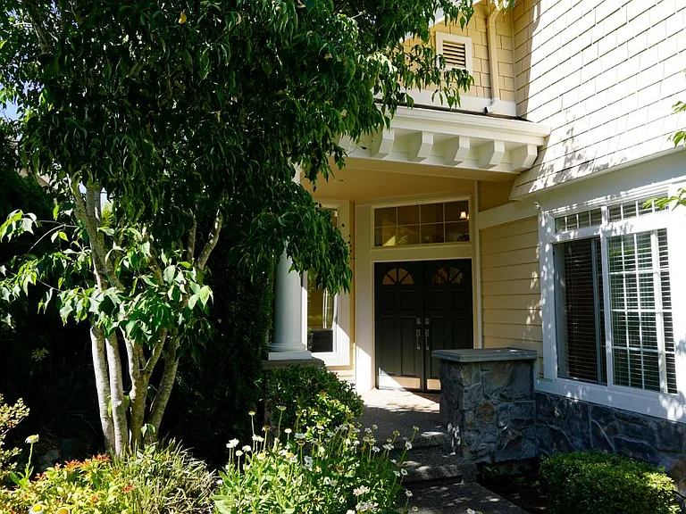 23106 SE 27th Way — Photo 2
