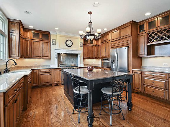 5th image of 16933 S Windsor Ct