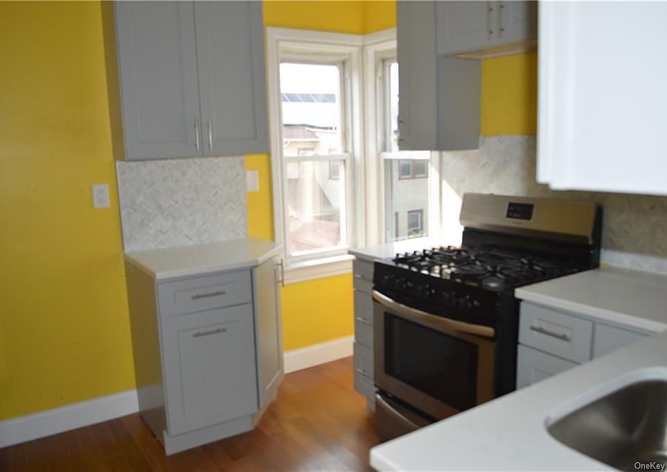1st image of 270 Garden Ave #2