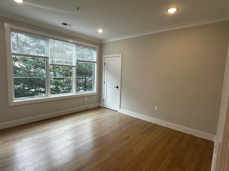 104 Warren St #5P — Photo 5