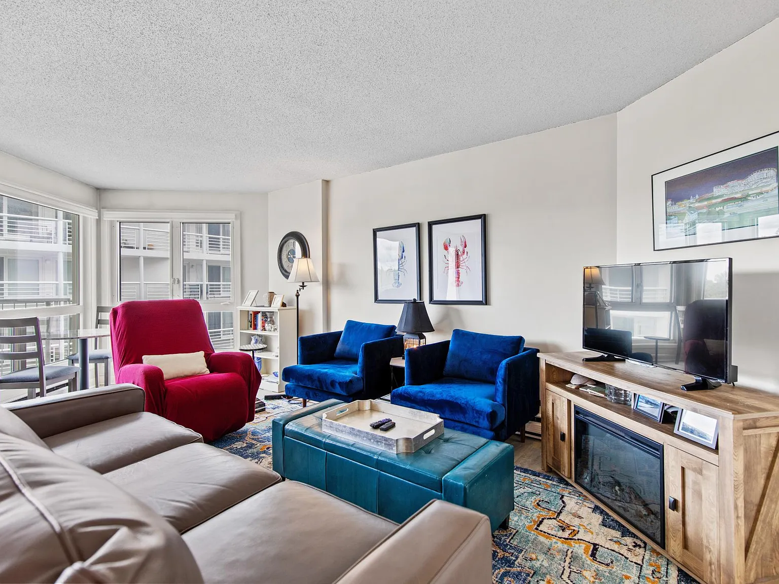 2 bed, 1130 sqft, $2,200 — Photo 2