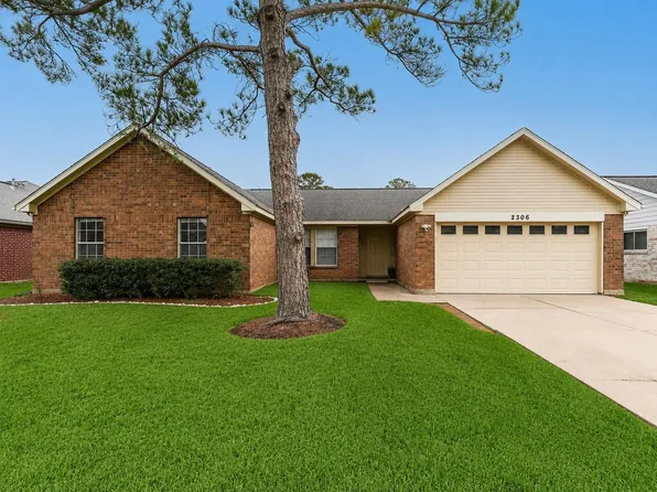 2306 Featherton Ct, Sugar Land, TX 77478