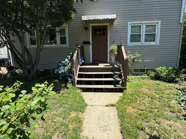 24 Berkeley St, Stamford, CT 06902