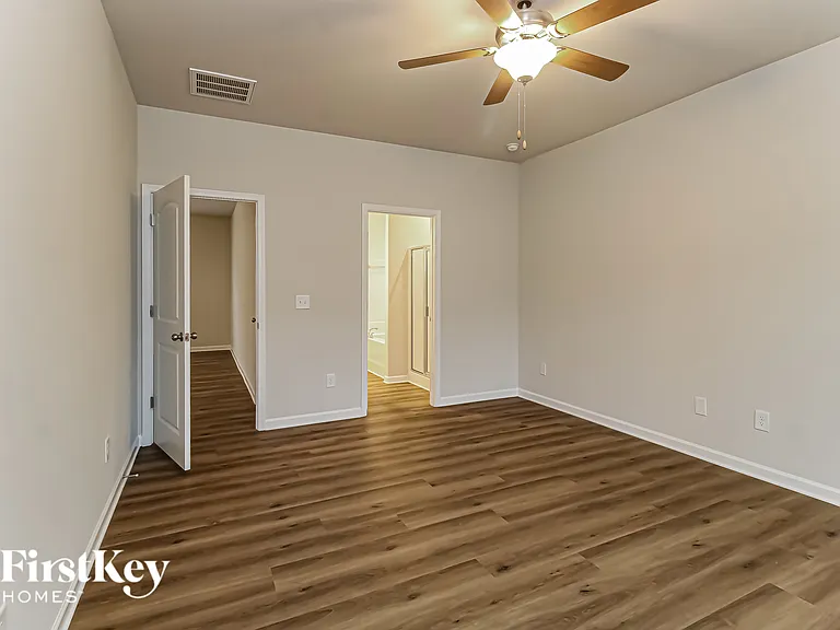 1136 Scarlett Dr — Photo 7