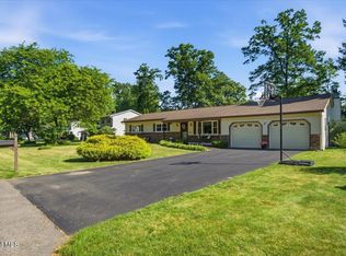 7 Turnberry Lane, Clifton Park, NY 12065
